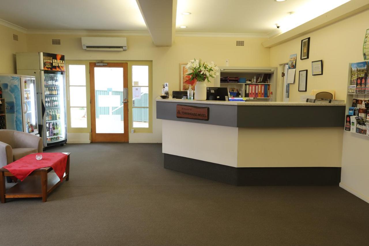 Townhouse Motel Cowra Dış mekan fotoğraf