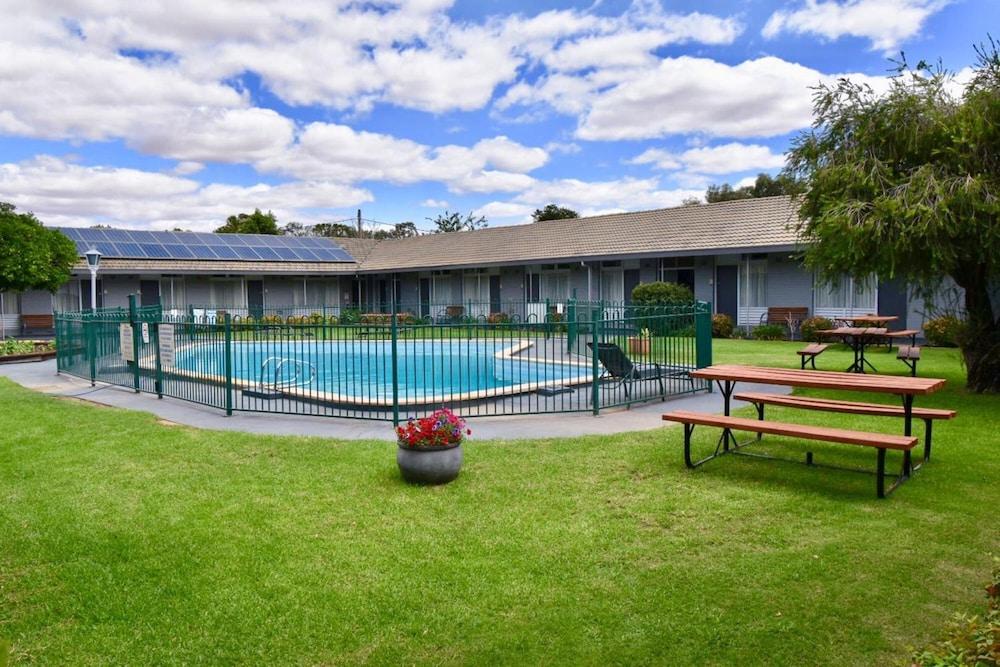 Townhouse Motel Cowra Dış mekan fotoğraf