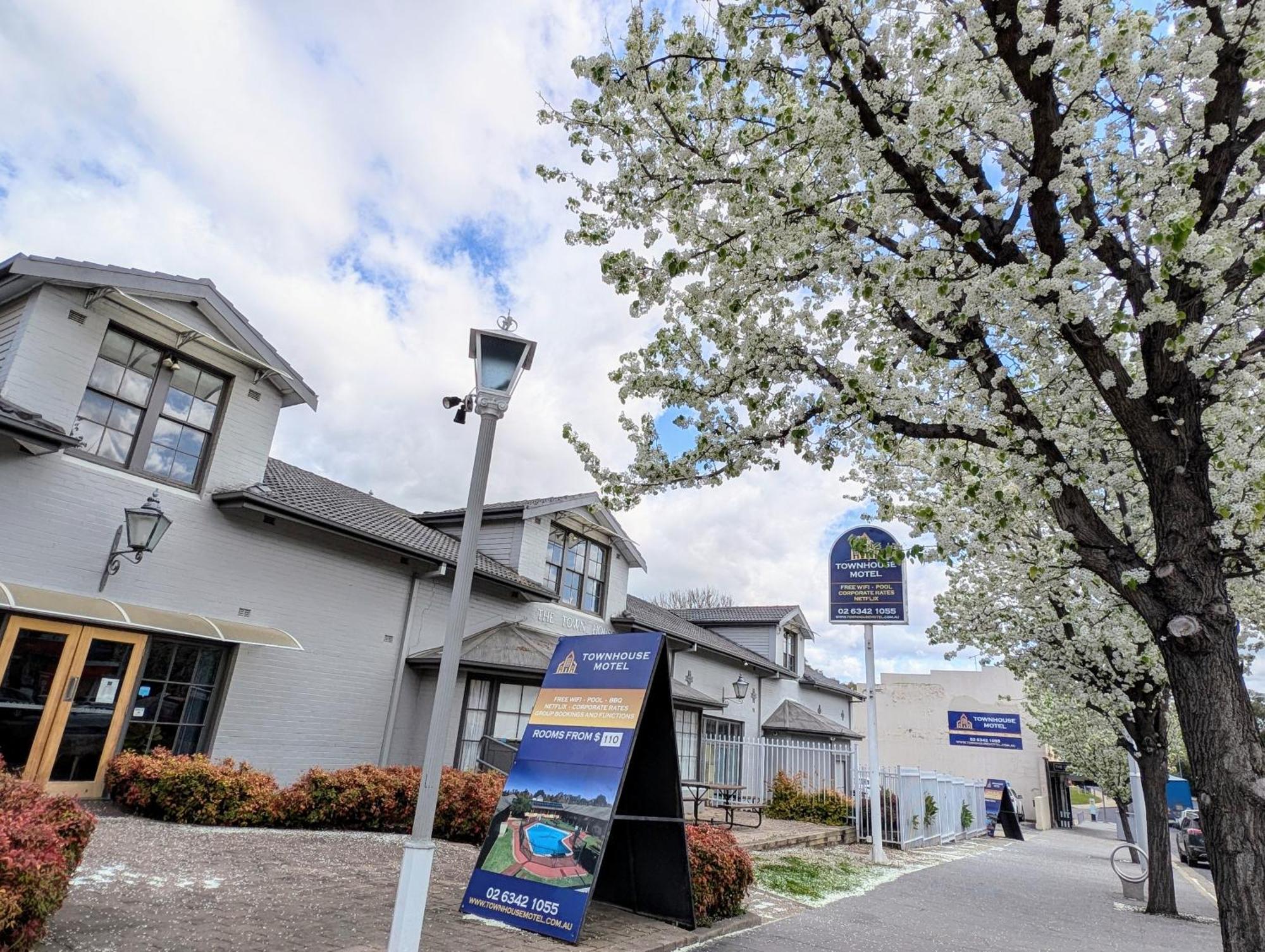Townhouse Motel Cowra Dış mekan fotoğraf