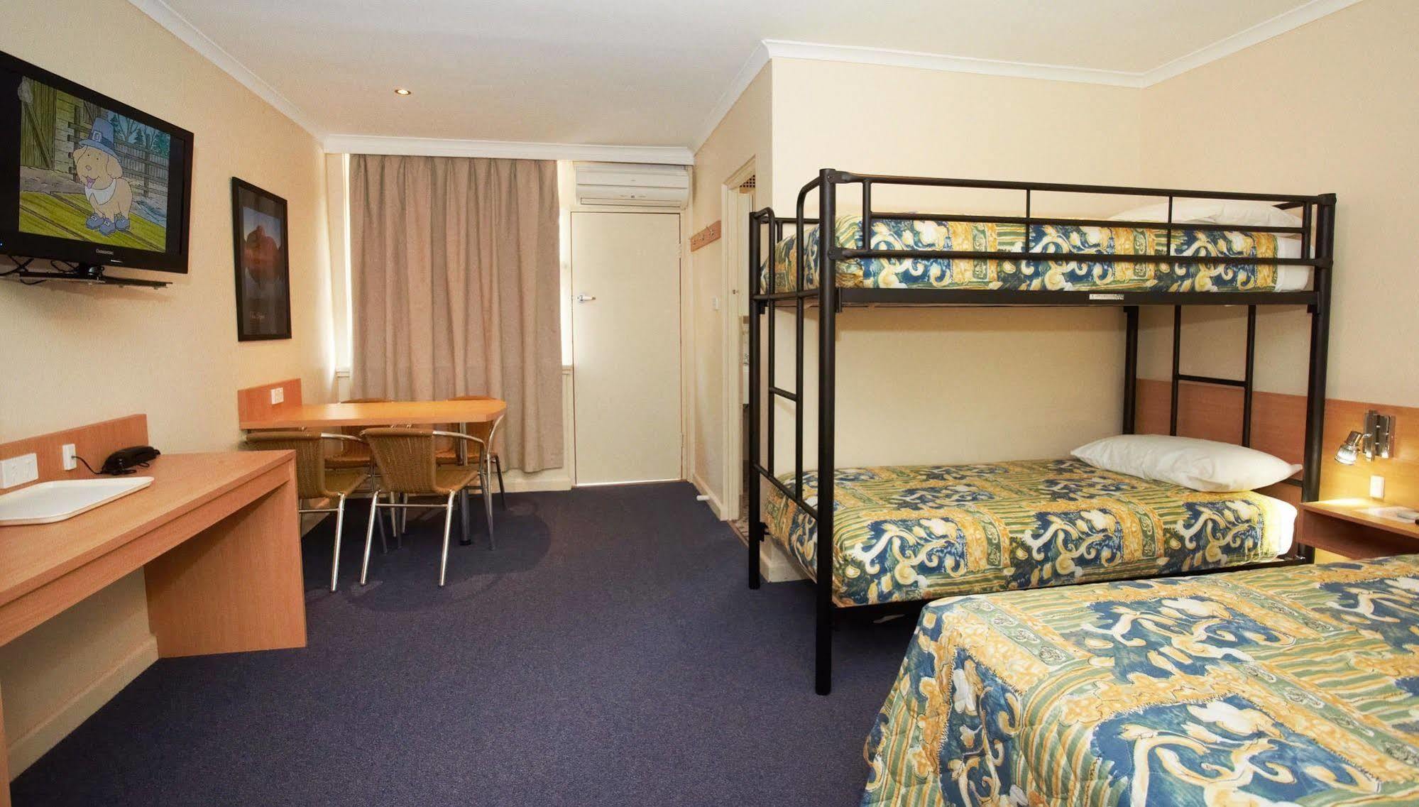Townhouse Motel Cowra Dış mekan fotoğraf
