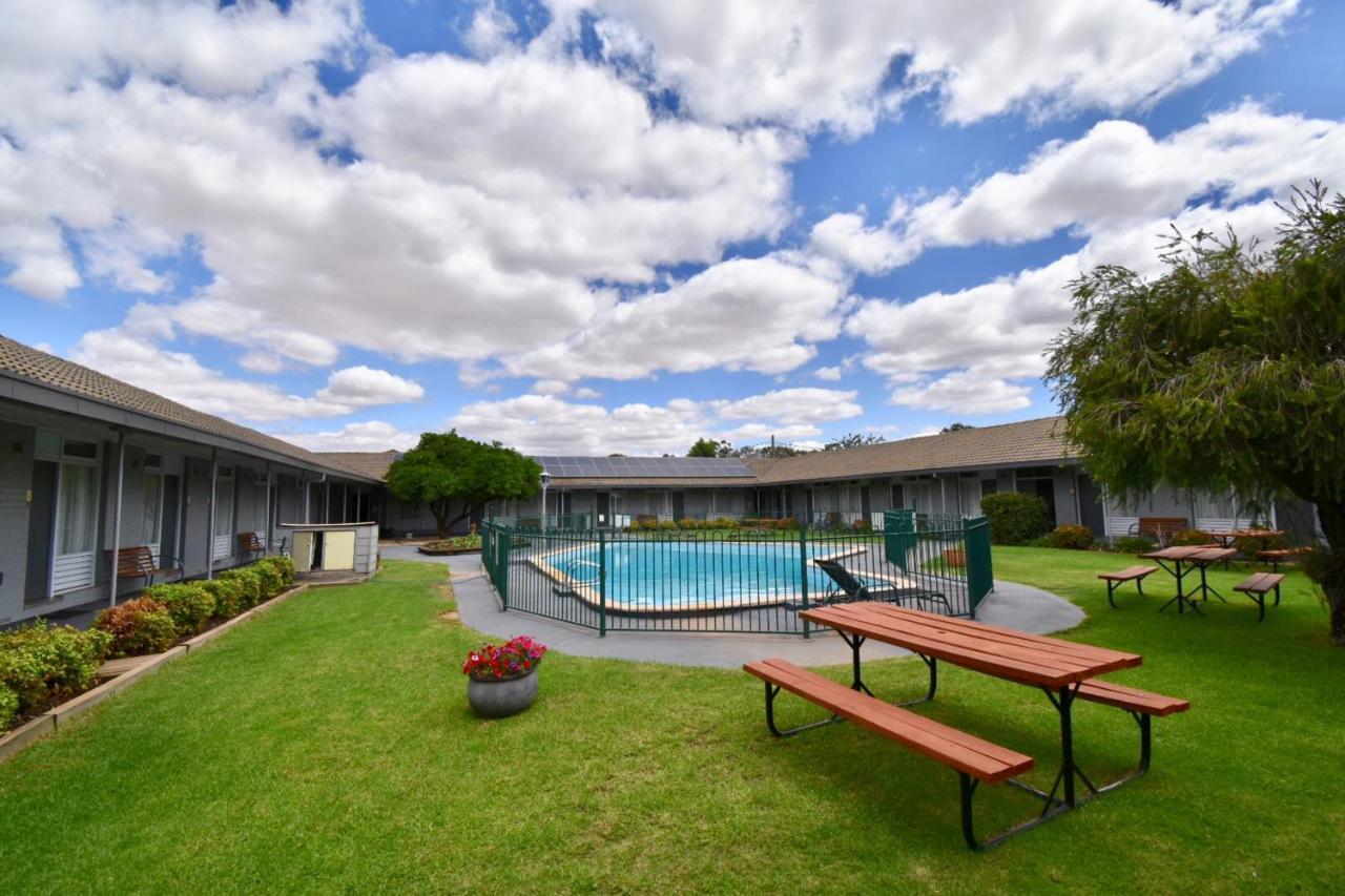 Townhouse Motel Cowra Dış mekan fotoğraf