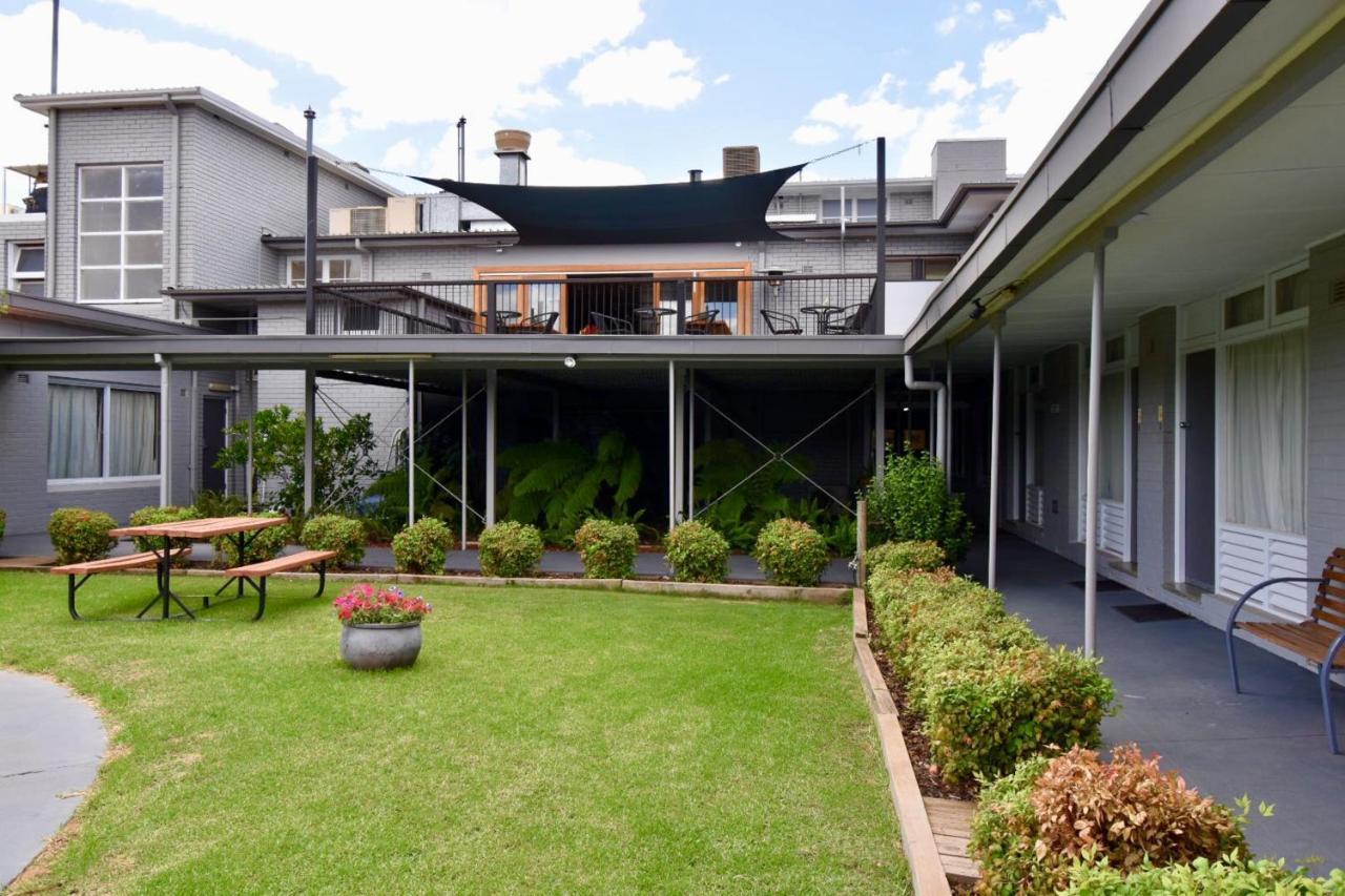 Townhouse Motel Cowra Dış mekan fotoğraf